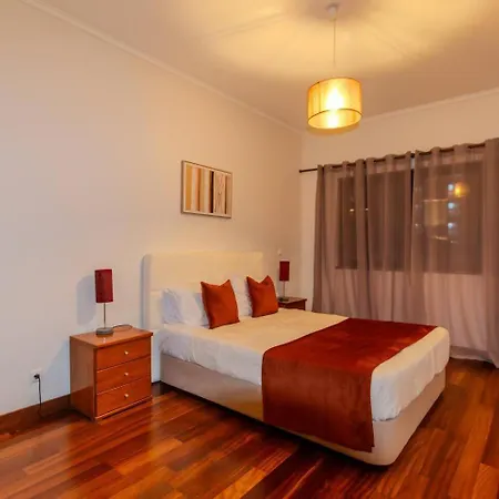 The Island Hideaway, Center Free Parking Apartmán