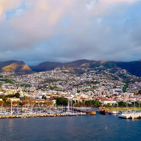 The Island Hideaway, Center Free Parking * Funchal (Madeira)